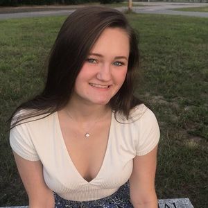 Meet your Posher, Danielle